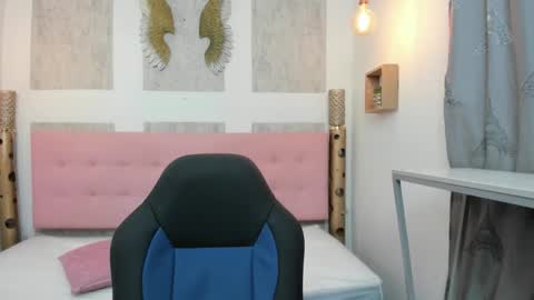 ZHAMIRA  ANDRES online show from January 2026 07:28:02 PM