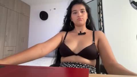 Snapshot of zhendaya23 chatting on October 2025 10:32:02 PM zhendaya23 online show from October 2025 10:32:02 PM