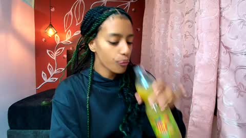 Zia Green online show from December 2024 12:02:01 PM