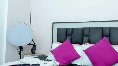 zia online show from October 2025 12:03:02 PM