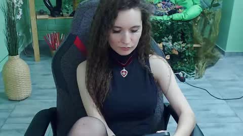 zianichols online show from March 2025 11:09:02 PM