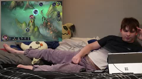 Snapshot of zilobeast chatting on November 2025 10:25:01 PM zilobeast online show from November 2025 10:25:01 PM