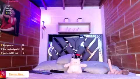 Snapshot of zinnia_mosley chatting on June 2026 12:22:01 PM Nia online show from June 2026 12:22:01 PM