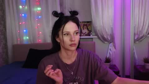 Zlata online show from November 2025 08:43:02 PM