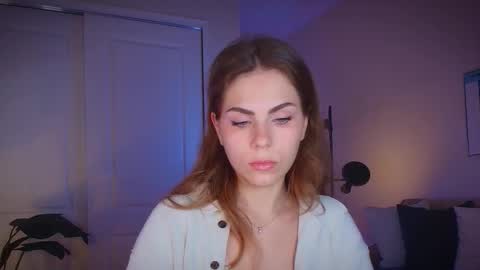 Snapshot of zlicious chatting on October 2025 09:41:01 PM Zara Join next live at 5PM EST online show from October 2025 09:41:01 PM