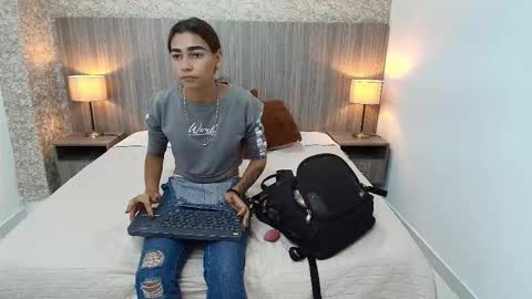 Zoe online show from December 2025 11:37:01 AM