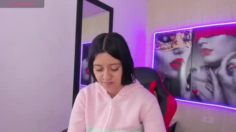 Snapshot of zoe_connor19 chatting on January 2026 08:25:02 PM Z O E online show from January 2026 08:25:02 PM