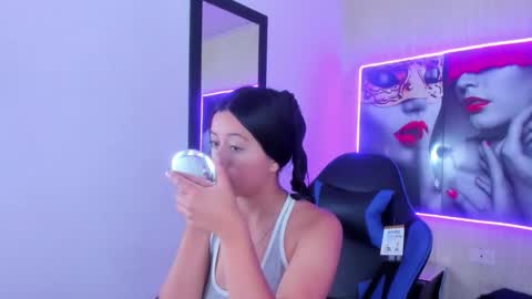 Snapshot of zoe_connor19 chatting on January 2026 07:50:01 PM Z O E online show from January 2026 07:50:01 PM