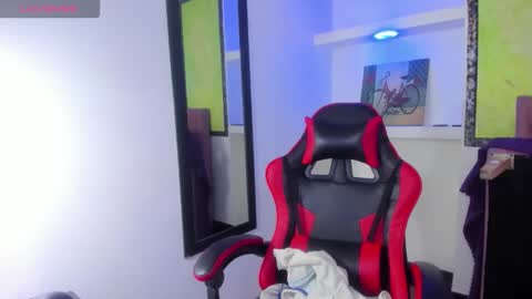 Snapshot of zoe_connor19 chatting on February 2026 08:16:01 PM Z O E online show from February 2026 08:16:01 PM