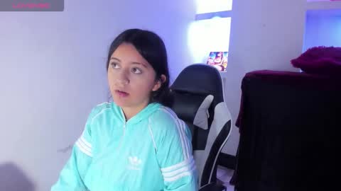 Snapshot of zoe_connor19 chatting on February 2026 08:05:02 PM Z O E online show from February 2026 08:05:02 PM