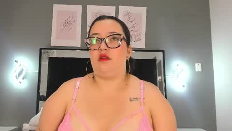 Snapshot of zoe_curvyy chatting on July 2026 12:10:01 PM zoe_curvyy online show from July 2026 12:10:01 PM