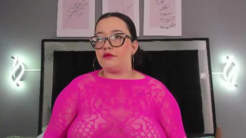 Snapshot of zoe_curvyy chatting on July 2026 12:00:02 PM zoe_curvyy online show from July 2026 12:00:02 PM