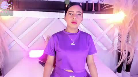 Zoey  online show from May 2026 10:04:02 PM