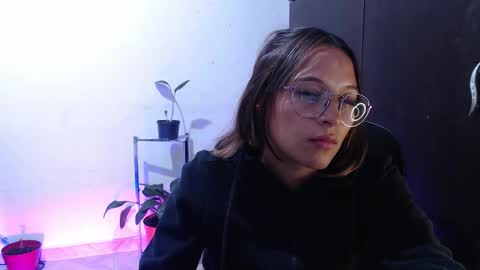 ZOE online show from November 2025 02:58:01 AM