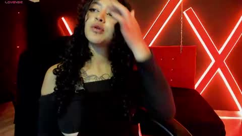 Snapshot of zoe_lara_34 chatting on June 2026 05:01:02 AM zoe online show from June 2026 05:01:02 AM