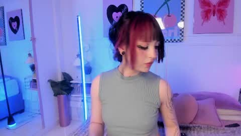Snapshot of zoe_lynch_ chatting on July 2026 12:00:02 PM Zoe Lynch online show from July 2026 12:00:02 PM