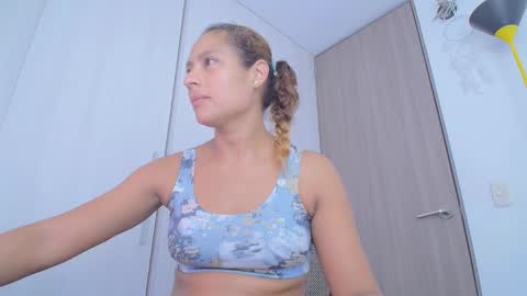 zoe online show from November 2025 08:52:01 PM