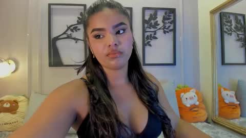 Zoe online show from October 2025 12:22:02 AM