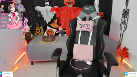 zoe_sullivan_ online show from October 2025 09:35:02 AM