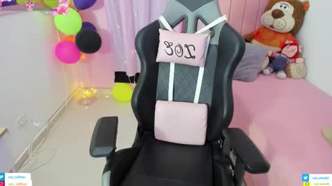 zoe_sullivan_ online show from November 2025 09:26:02 AM