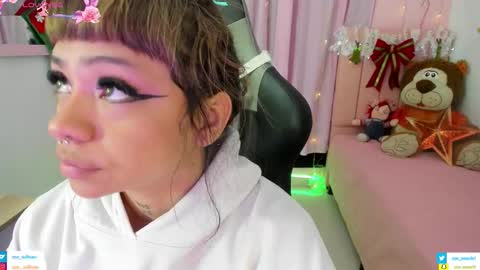 zoe_sullivan_ online show from November 2025 09:20:02 AM