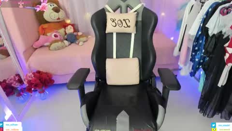 zoe_sullivan_ online show from February 2026 09:16:01 AM