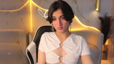 Zoe online show from December 2025 08:40:01 PM