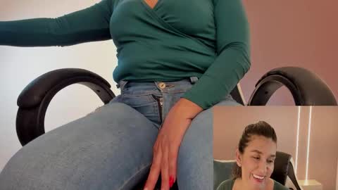 zoee_zi online show from March 2026 08:30:01 PM