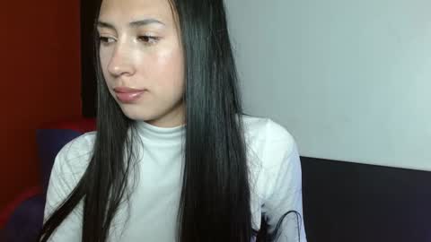 Snapshot of zoegp chatting on December 2024 04:02:02 AM Laura online show from December 2024 04:02:02 AM