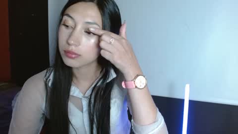 Snapshot of zoegp chatting on December 2024 04:07:02 AM Laura online show from December 2024 04:07:02 AM