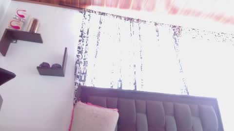 zoemi online show from June 2026 06:24:02 PM