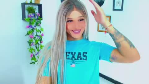 zoeschmmit online show from July 2026 09:50:01 PM