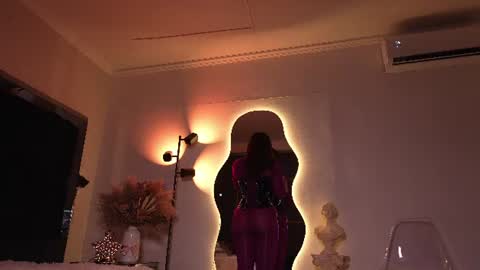 Snapshot of zoevidal_ chatting on June 2026 12:02:01 PM zoevidal_ online show from June 2026 12:02:01 PM