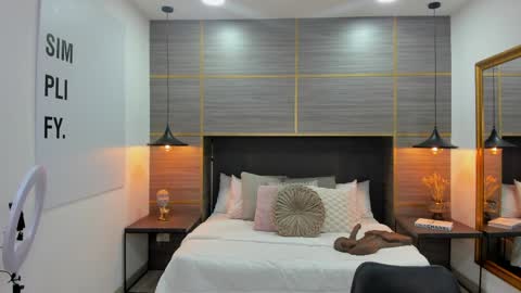 ZOE online show from April 2026 10:12:02 AM