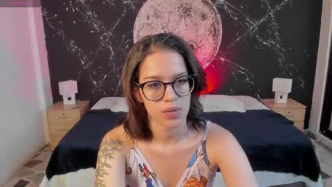 Snapshot of zoewestt chatting on September 2025 12:27:02 PM Zoe online show from September 2025 12:27:02 PM