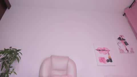 Snapshot of zofhia_xiaho chatting on March 2025 04:27:02 AM Zofhia online show from March 2025 04:27:02 AM