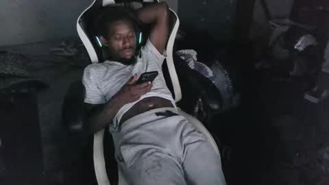 Snapshot of zoneingout chatting on November 2025 03:38:01 AM zoneingout online show from November 2025 03:38:01 AM