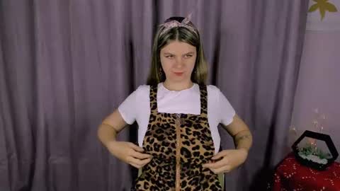 Snapshot of zorianaa_ chatting on July 2026 08:33:01 PM Zoriana online show from July 2026 08:33:01 PM