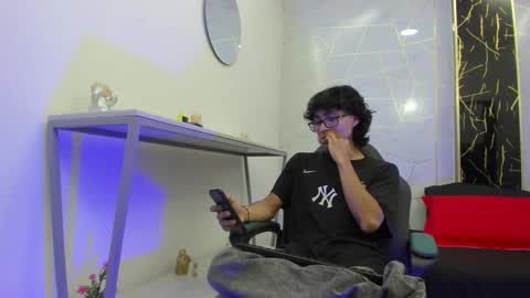     online show from November 2025 07:27:01 PM