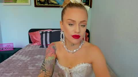 Mia online show from May 2026 09:39:01 AM