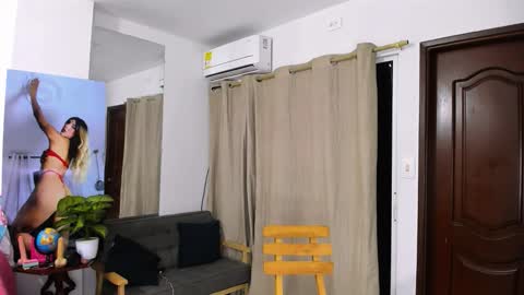 zou_quira online show from February 2026 01:56:02 AM