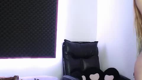 zpzphot online show from October 2025 01:40:02 PM