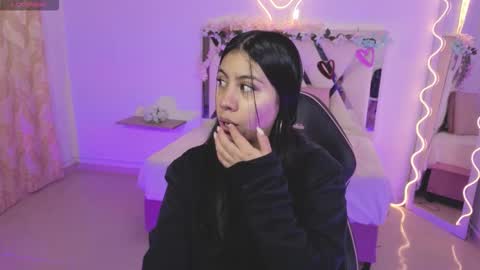 Snapshot of zury_tay chatting on October 2025 11:33:01 AM ZURY online show from October 2025 11:33:01 AM