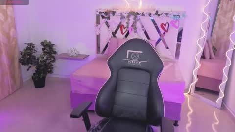 Snapshot of zury_tay chatting on November 2025 11:31:02 AM ZURY online show from November 2025 11:31:02 AM