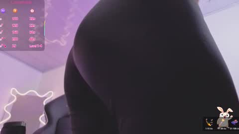 Snapshot of zury_tay chatting on December 2025 11:37:01 AM ZURY online show from December 2025 11:37:01 AM