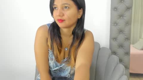 Snapshot of zusan_king_ chatting on May 2026 03:26:01 AM Im Zusan My schedule is from 1030pm to 430 am colombian time online show from May 2026 03:26:01 AM