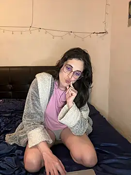 Lunaabbey online show from February 2026 09:27:02 PM