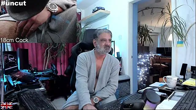 Snapshot of OnlineBossUK chatting on October 2025 07:07:02 AM OnlineBossUK online show from October 2025 07:07:02 AM