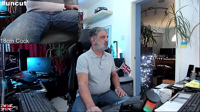 Snapshot of OnlineBossUK chatting on October 2025 05:40:02 PM OnlineBossUK online show from October 2025 05:40:02 PM