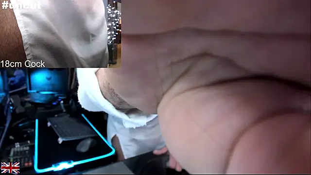 Snapshot of OnlineBossUK chatting on November 2025 12:57:01 AM OnlineBossUK online show from November 2025 12:57:01 AM